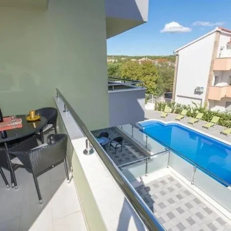 Mali San アパート