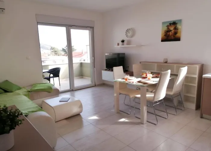 Apartament Mali San