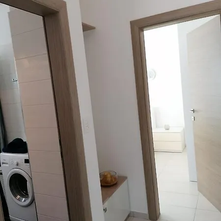 Mali San تروغير